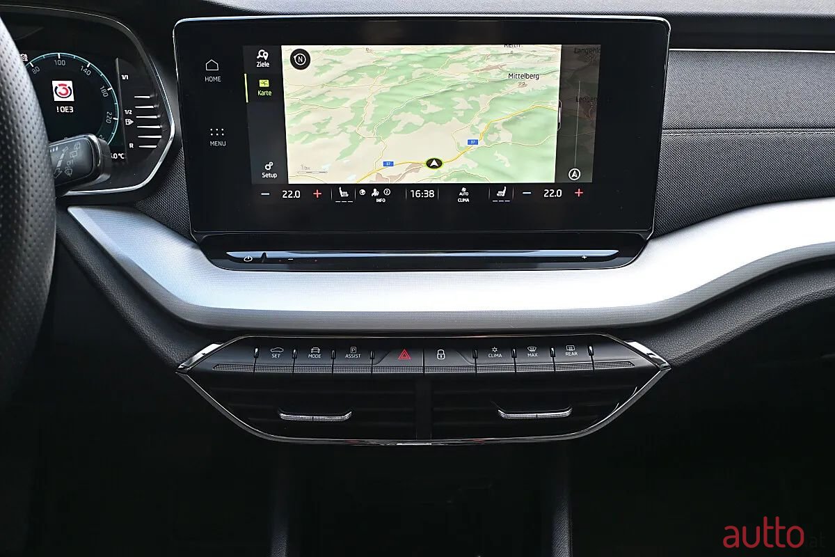 2023' Skoda Octavia photo #6