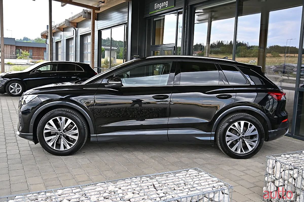 2023' Audi Q4 photo #2
