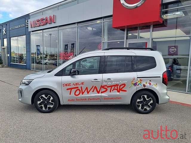 2022' Nissan Townstar photo #3