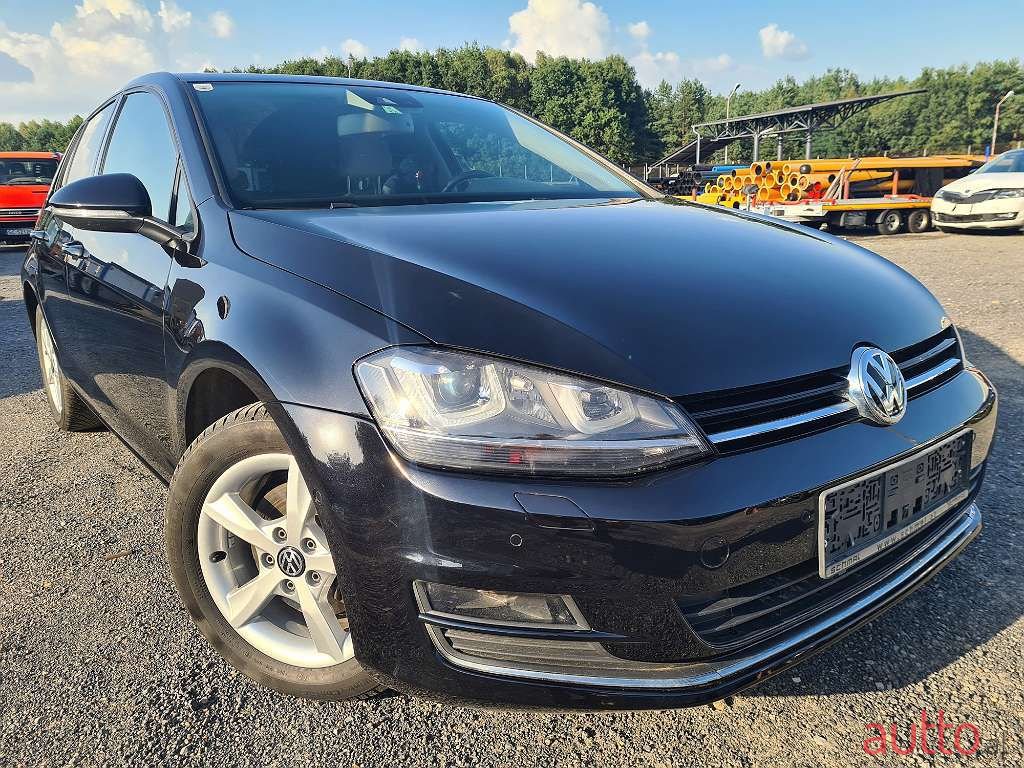 2013' Volkswagen Golf photo #2