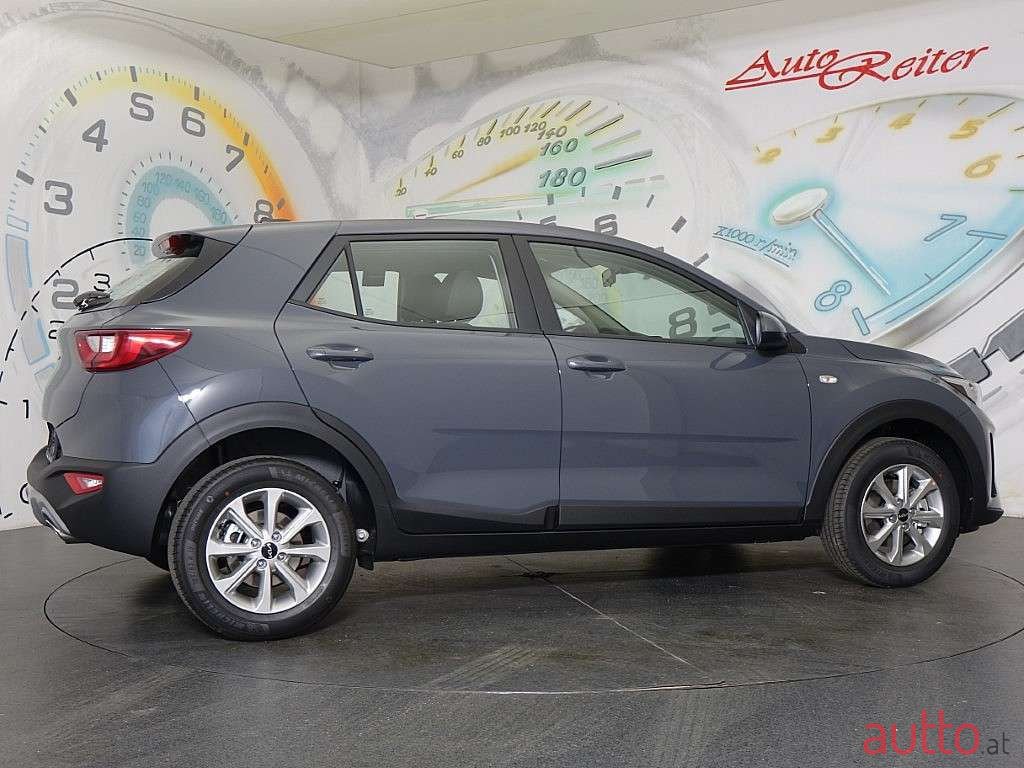 2022' Kia Stonic photo #2