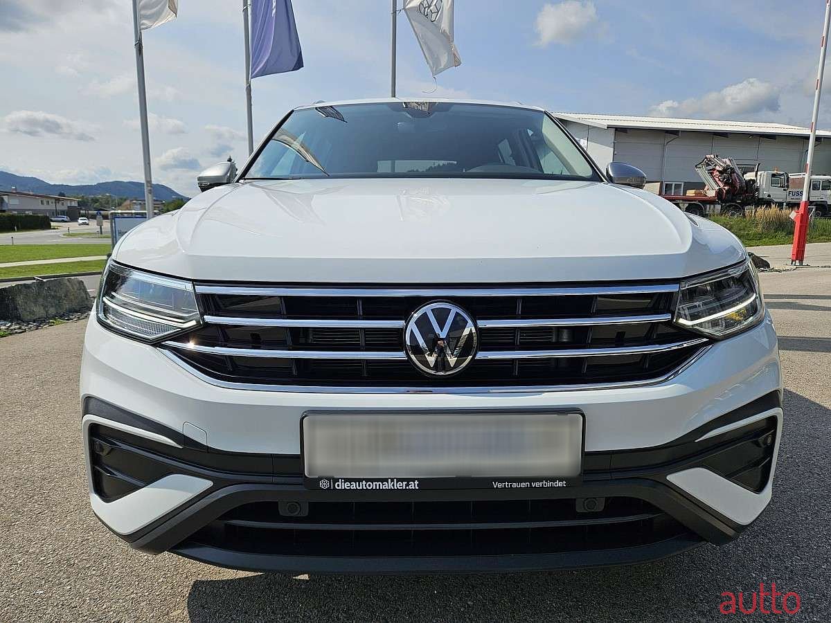 2024' Volkswagen Tiguan photo #4
