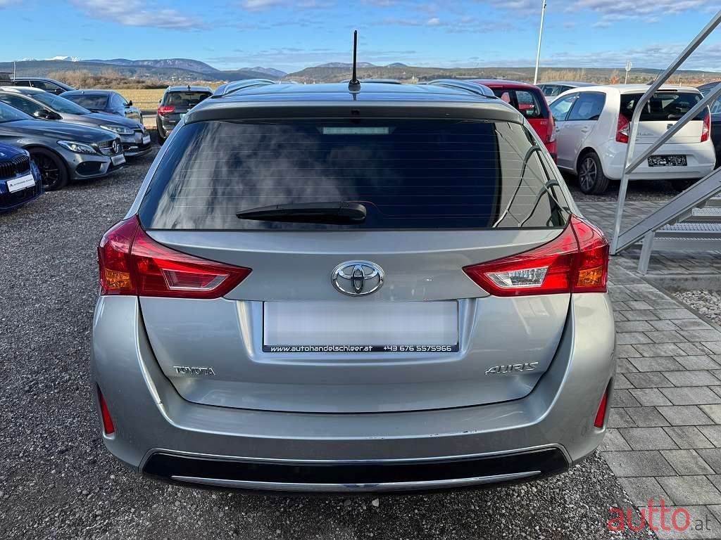 2014' Toyota Auris photo #4