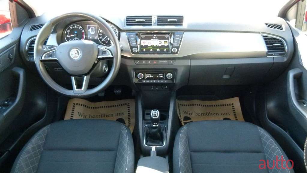 2015' Skoda Fabia photo #1