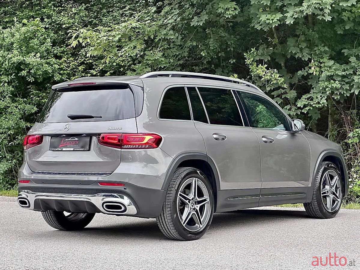2022' Mercedes-Benz GLB photo #1