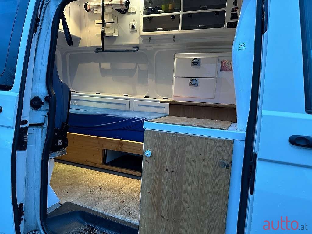 2009' Volkswagen T5 photo #4