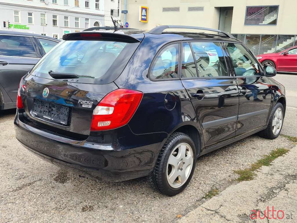 2008' Skoda Fabia photo #6