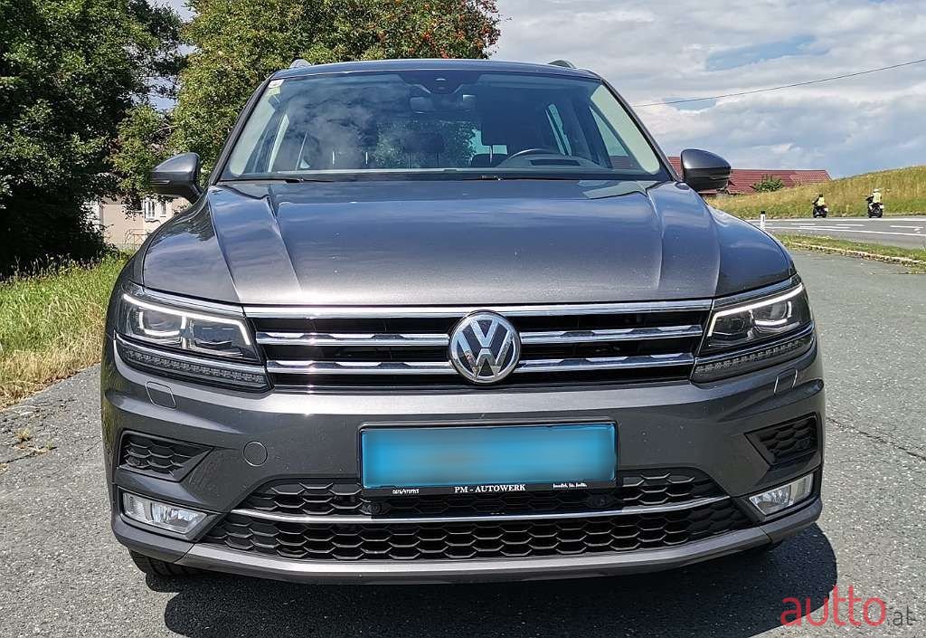 2017' Volkswagen Tiguan photo #6