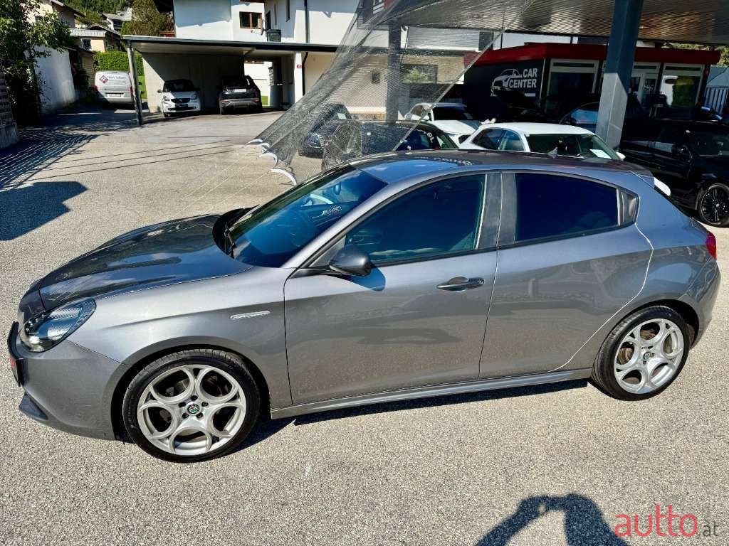 2016' Alfa Romeo Giulietta photo #4