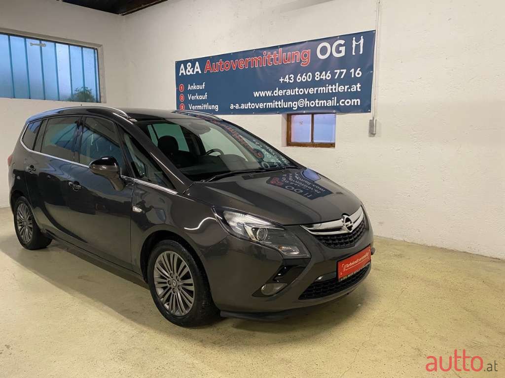 2014' Opel Zafira photo #1