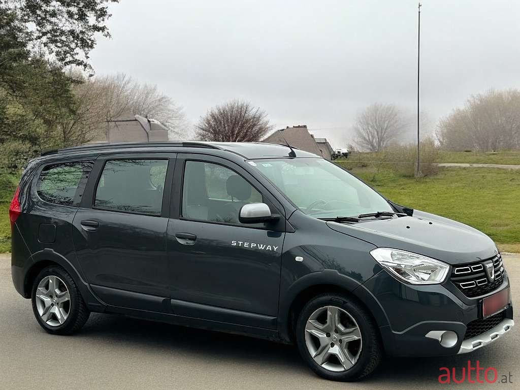 2018' Dacia Lodgy photo #4