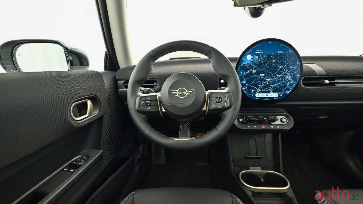 2024' MINI Cooper photo #5