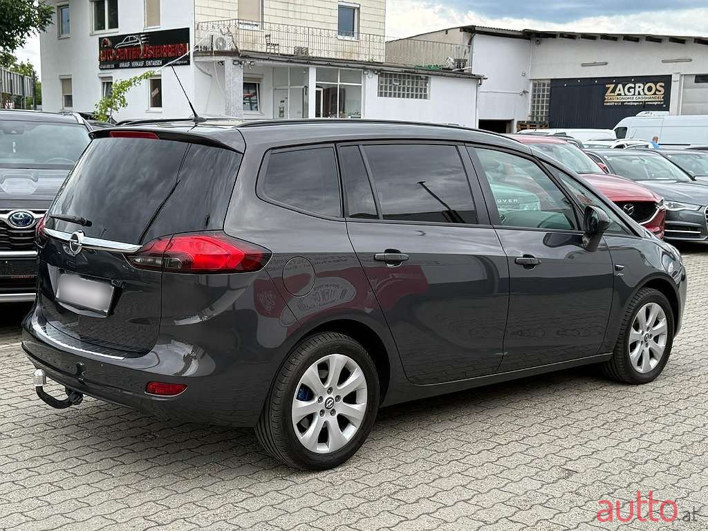 2013' Opel Zafira photo #4
