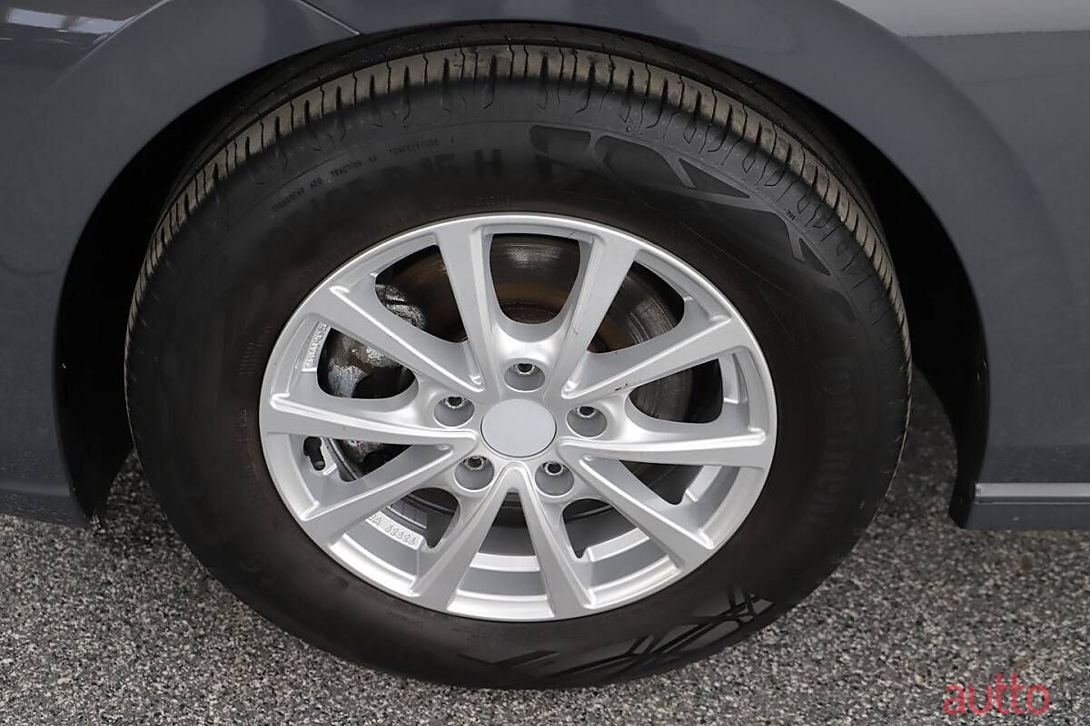 2020' Volkswagen Golf photo #6