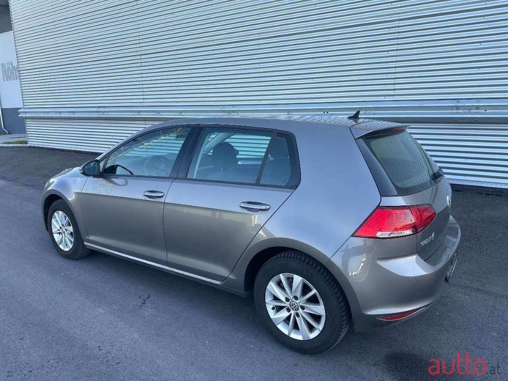 2016' Volkswagen Golf photo #5