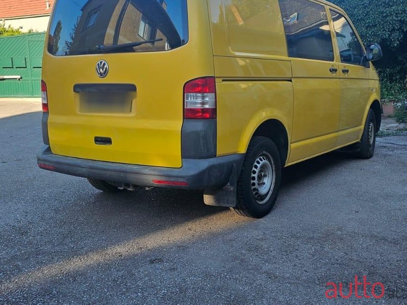 2012' Volkswagen T5 Transporter photo #3