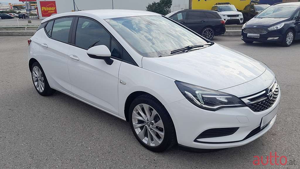 2016' Opel Astra photo #3