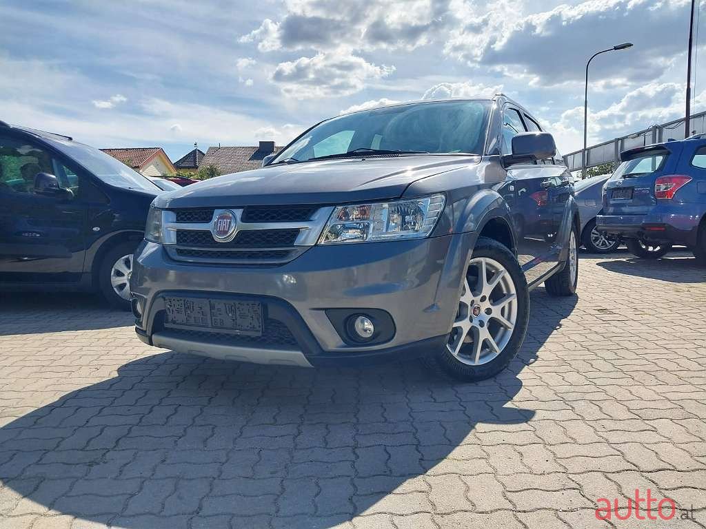 2012' Fiat Freemont photo #4