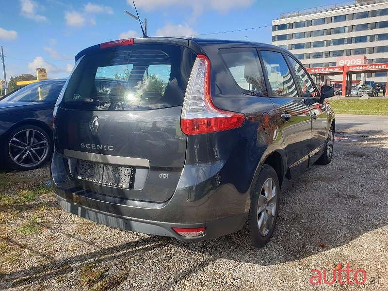 2011' Renault Grand Scenic photo #5