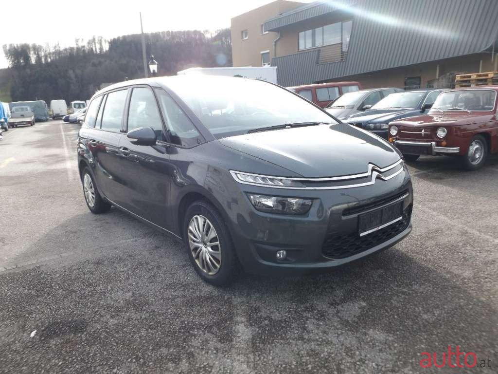 2015' Citroen C4 Picasso photo #3
