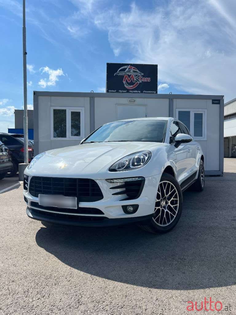 2016' Porsche Macan photo #2