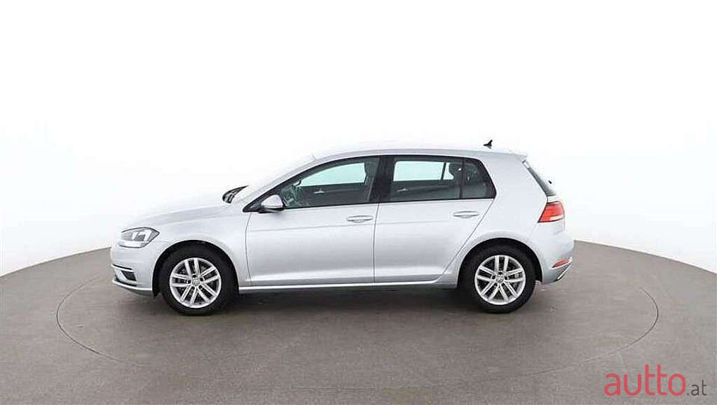 2019' Volkswagen Golf photo #5