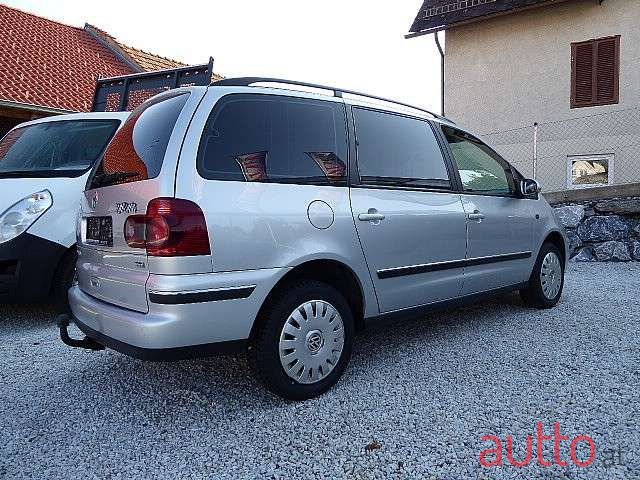 2008' Volkswagen Sharan photo #4