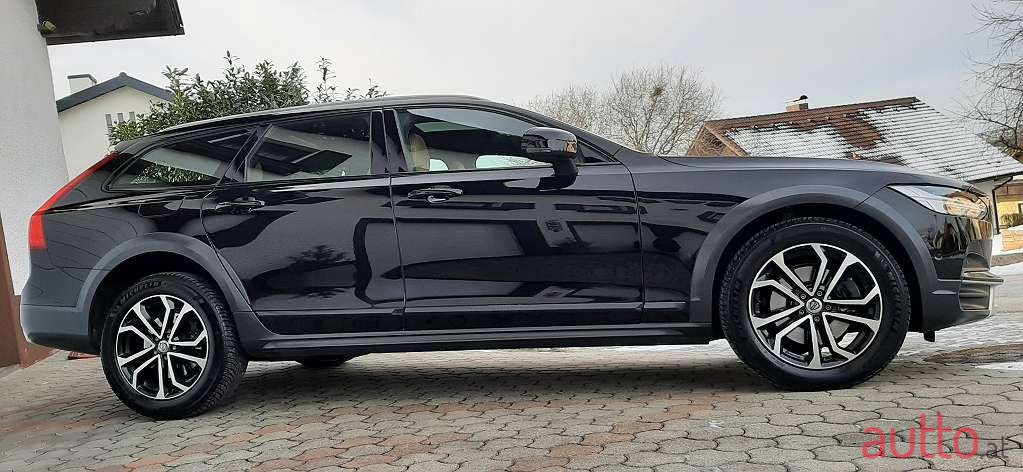 2020' Volvo V90 photo #1