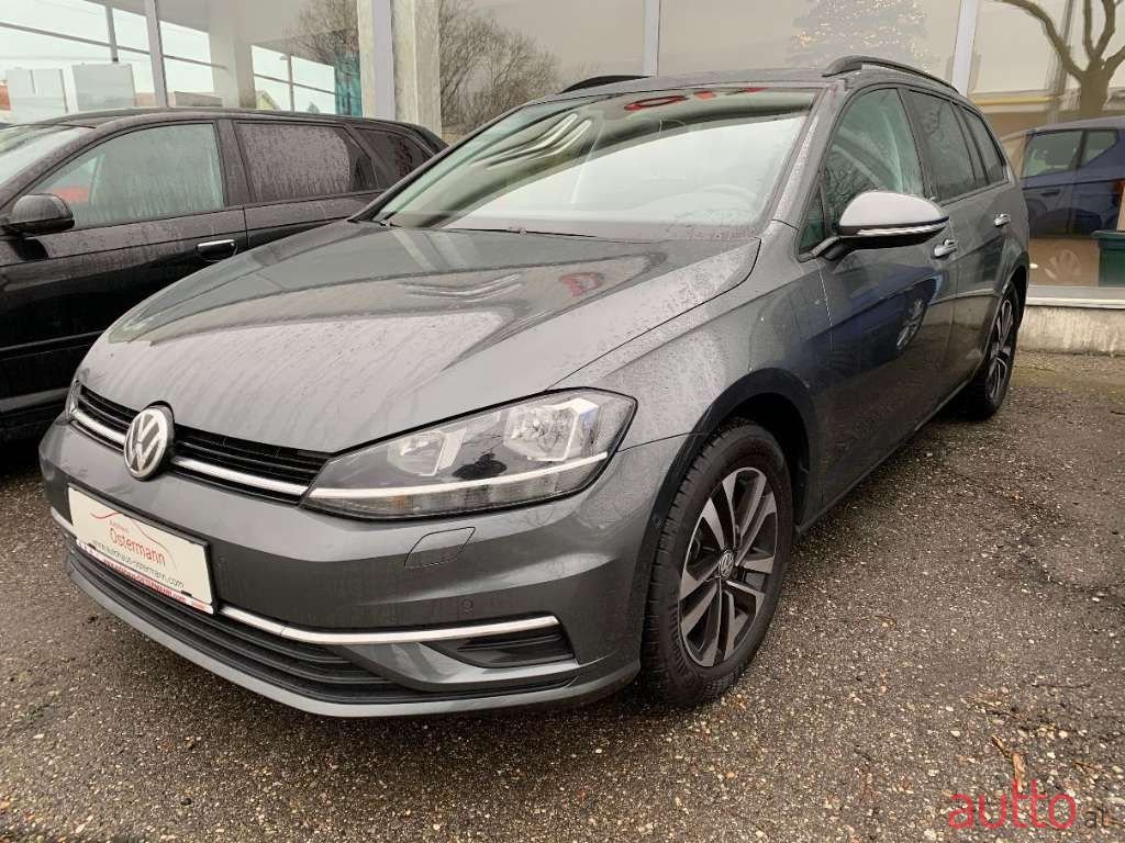 2020' Volkswagen Golf photo #1