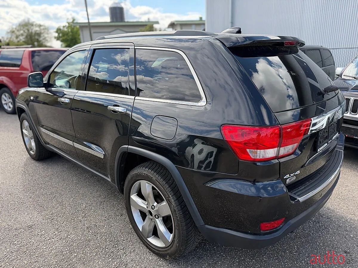 2013' Jeep Grand Cherokee photo #4