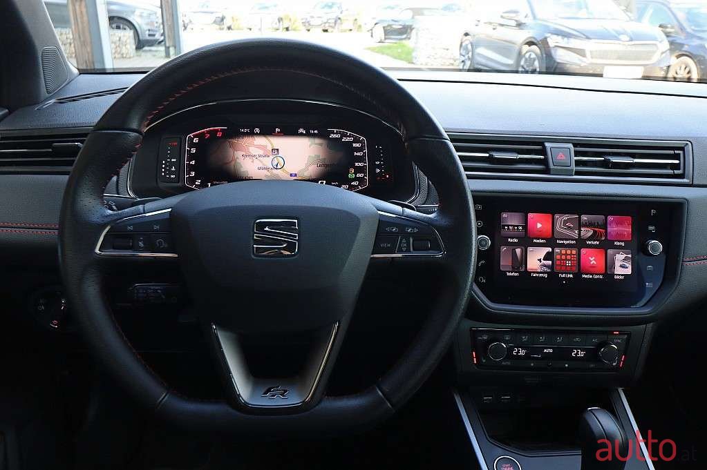 2020' SEAT Arona photo #5