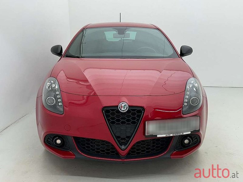 2019' Alfa Romeo Giulietta photo #2