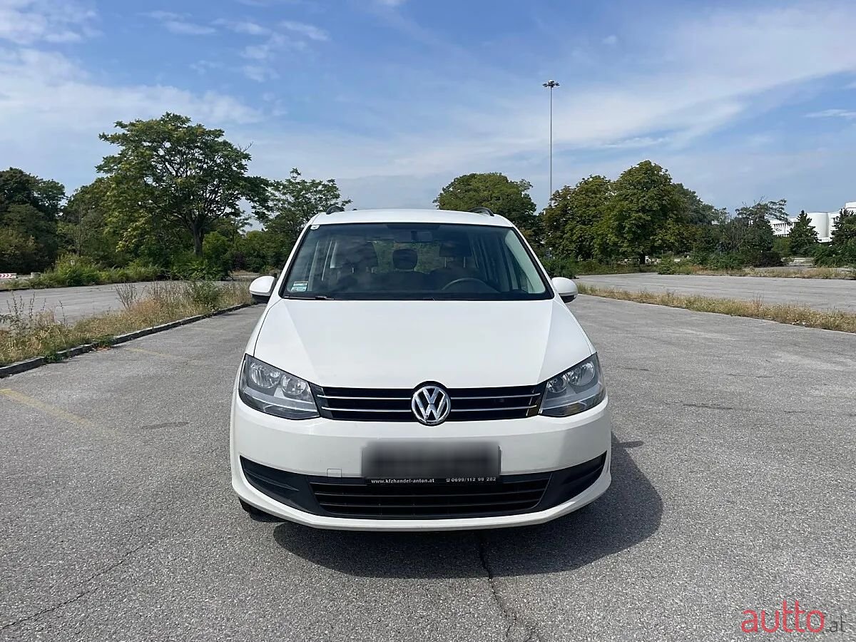 2013' Volkswagen Sharan photo #2