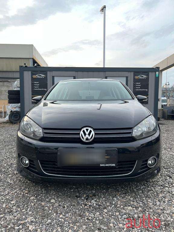 2010' Volkswagen Golf photo #3