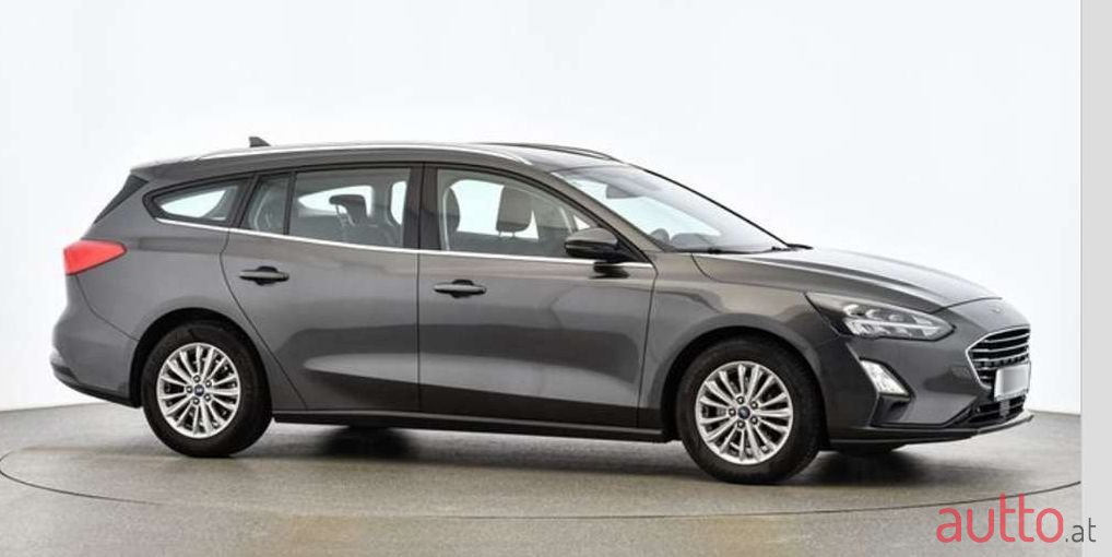 2022' Ford Focus photo #5