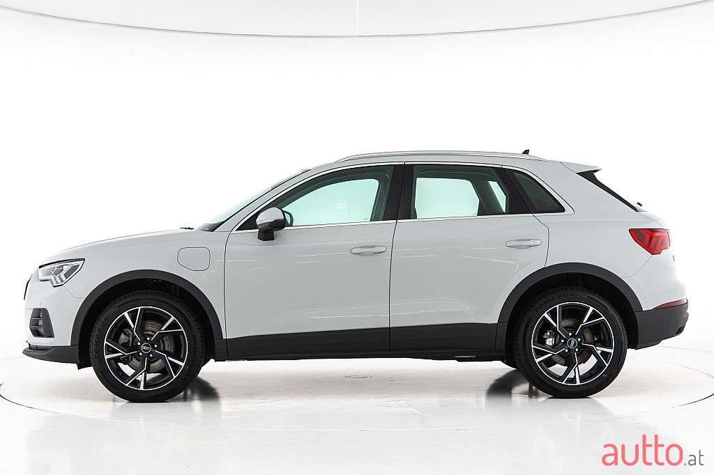 2022' Audi Q3 photo #1