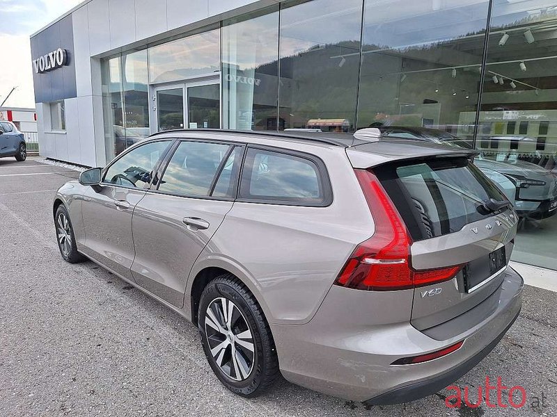 2020' Volvo V60 photo #2