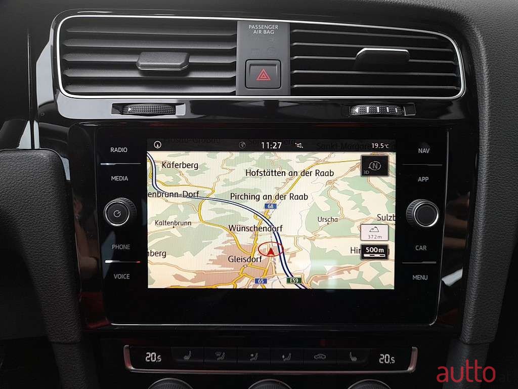 2019' Volkswagen Golf photo #3