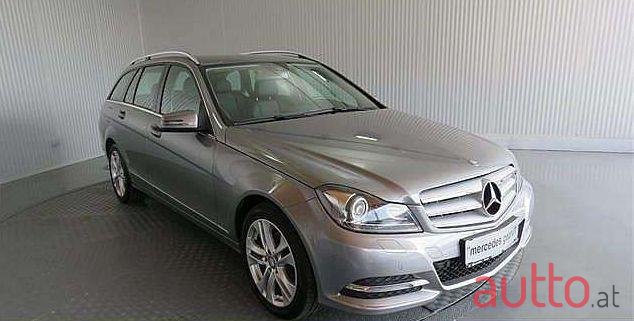 2013' Mercedes-Benz C-Klasse photo #2