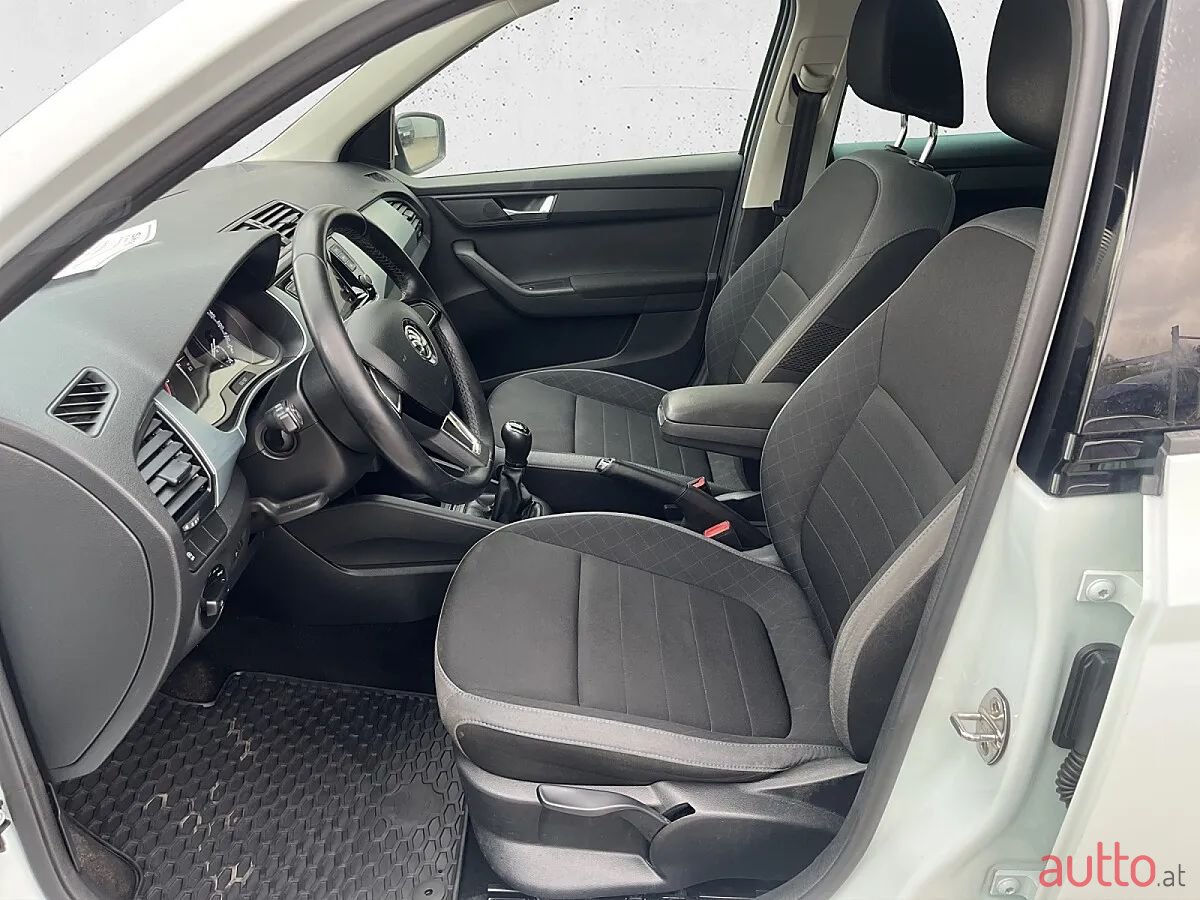 2019' Skoda Fabia photo #6
