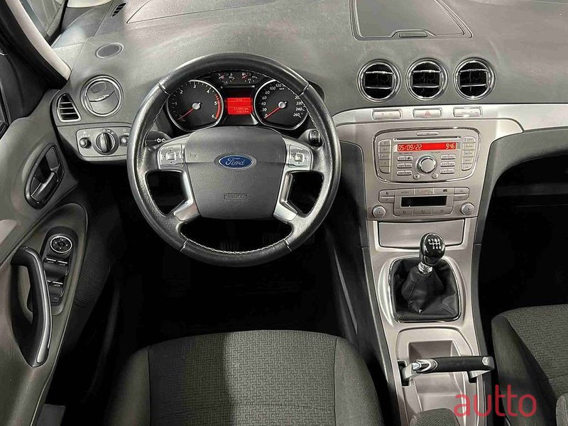 2009' Ford Galaxy photo #6