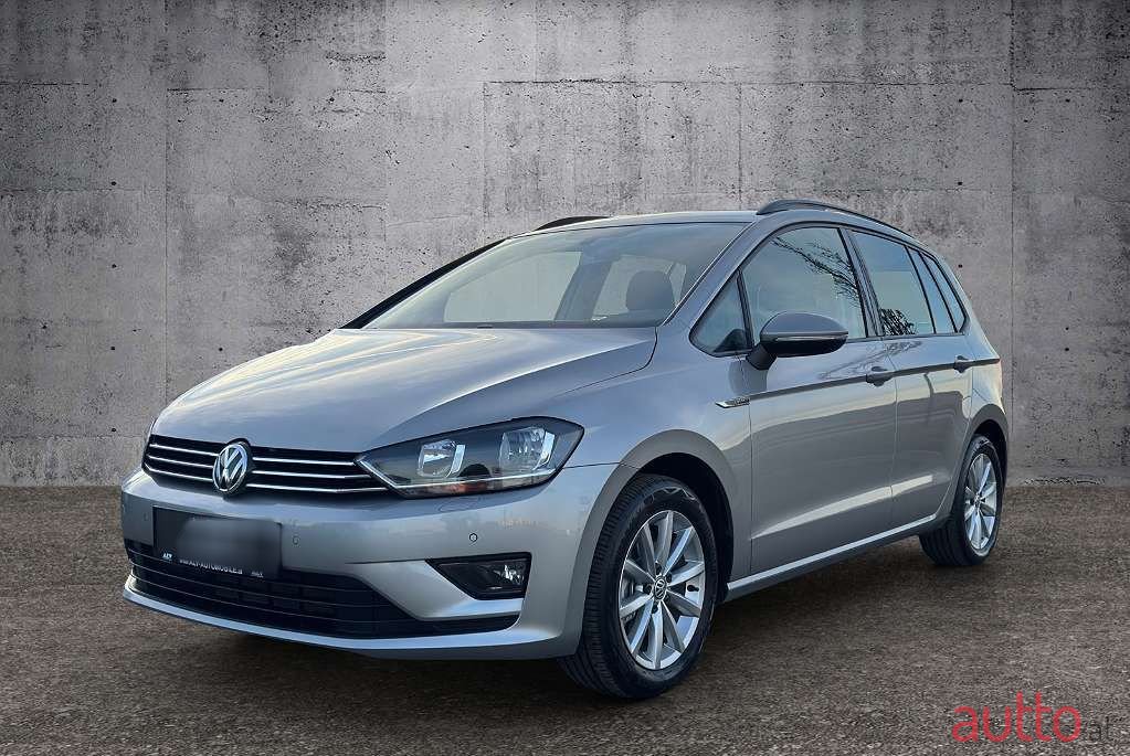2015' Volkswagen Golf photo #2