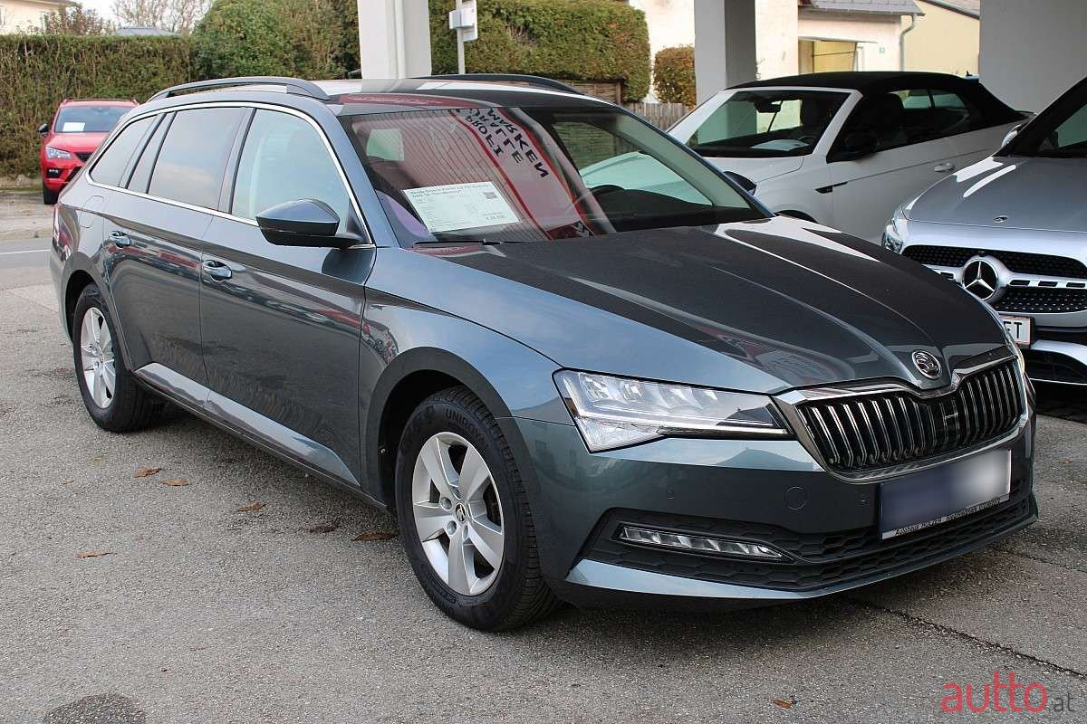 2022' Skoda Superb photo #2