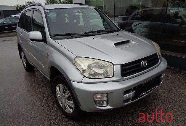 2002' Toyota RAV4 photo #1