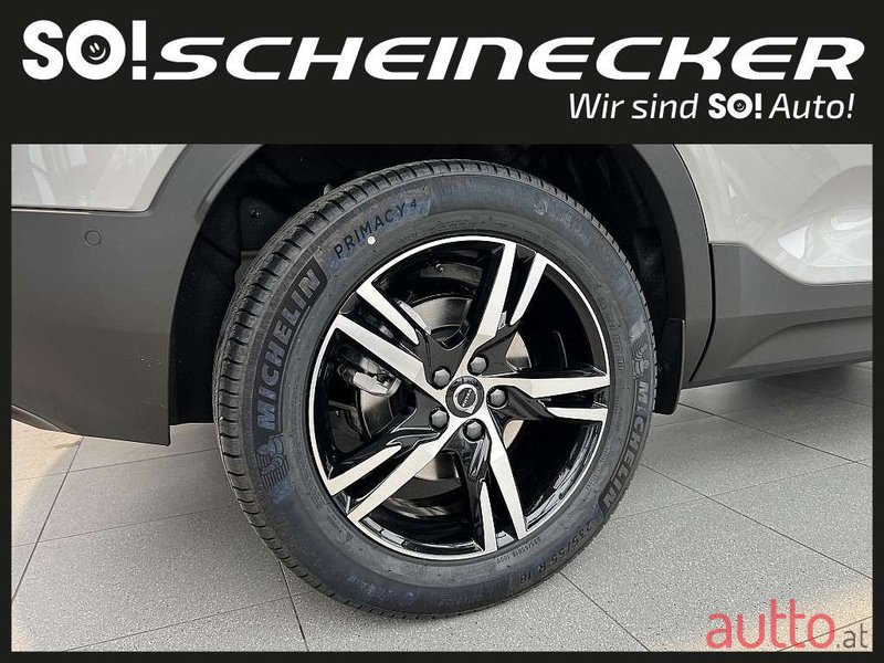 2024' Volvo XC40 photo #3