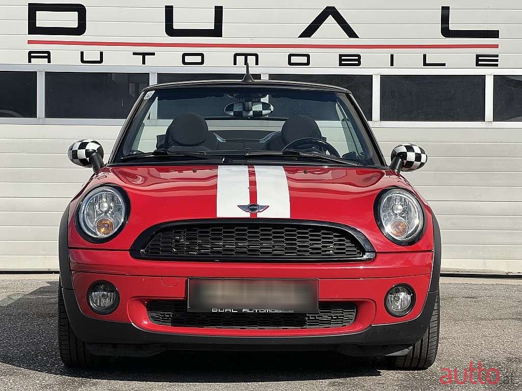2010' MINI Cabrio photo #5