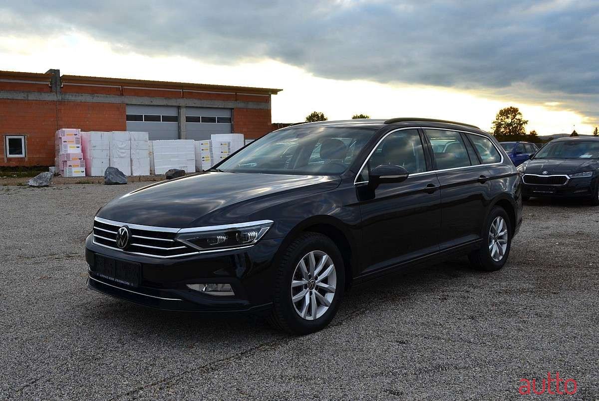 2022' Volkswagen Passat photo #2