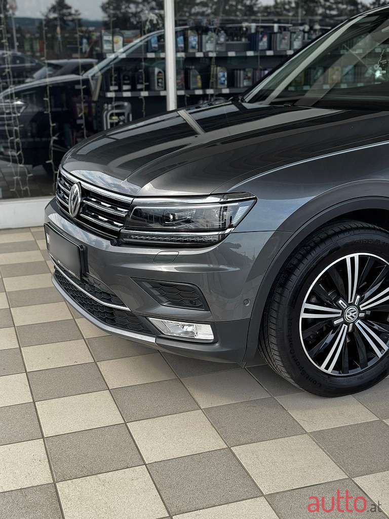 2016' Volkswagen Tiguan photo #4
