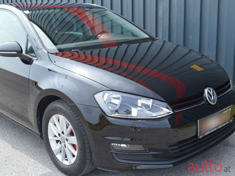 2013' Volkswagen Golf photo #2