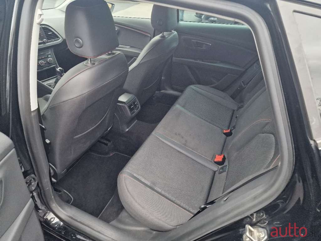 2015' SEAT Leon photo #6